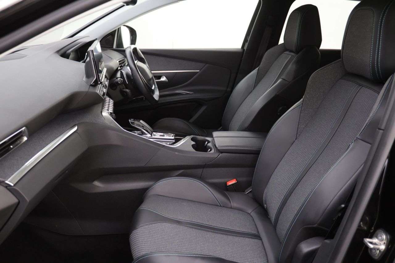 2022 PEUGEOT 3008 2022 PEUGEOT 3008