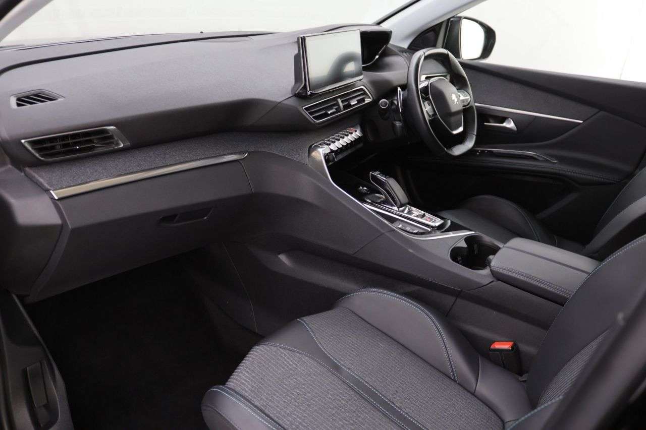 2022 PEUGEOT 3008 2022 PEUGEOT 3008