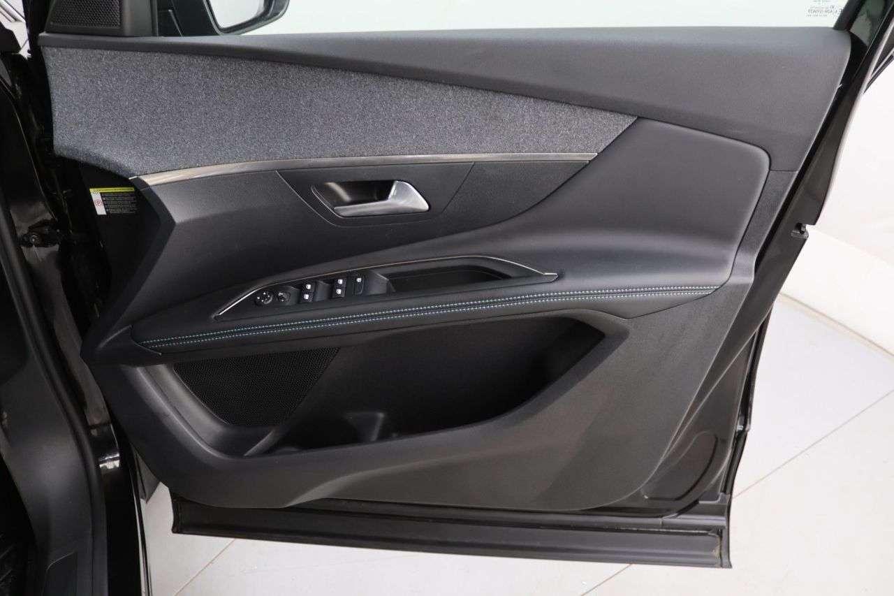 2022 PEUGEOT 3008 2022 PEUGEOT 3008