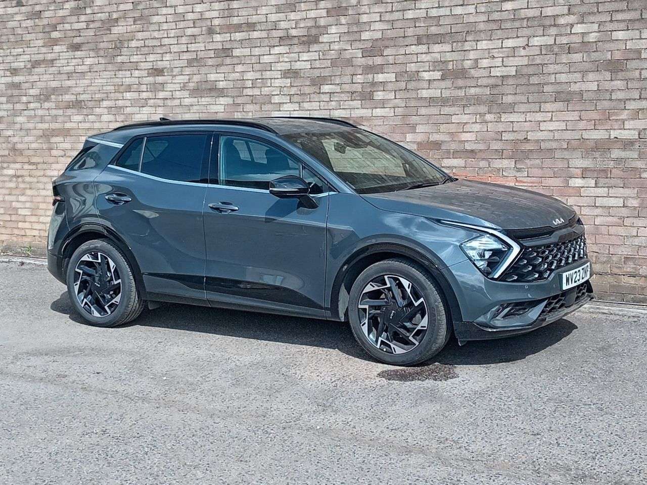 A 2023 KIA SPORTAGE 1.6 T-GDi MHEV GT-Line SUV 5dr Petrol Hybrid DCT Euro 6 (s/s) (148 bhp) A 2023 KIA SPORTAGE 1.6 T-GDi MHEV GT-Line SUV 5dr Petrol Hybrid DCT Euro 6 (s/s) (148 bhp)
