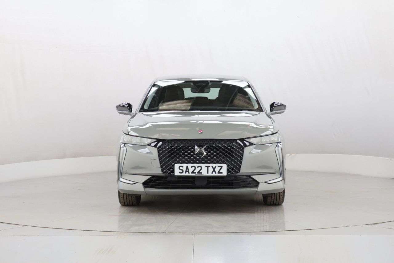 A 2022 DS AUTOMOBILES DS 4 1.2 PureTech Performance Line Hatchback 5dr Petrol EAT8 Euro 6 (s/s) (130 p A 2022 DS AUTOMOBILES DS 4 1.2 PureTech Performance Line Hatchback 5dr Petrol EAT8 Euro 6 (s/s) (130 p