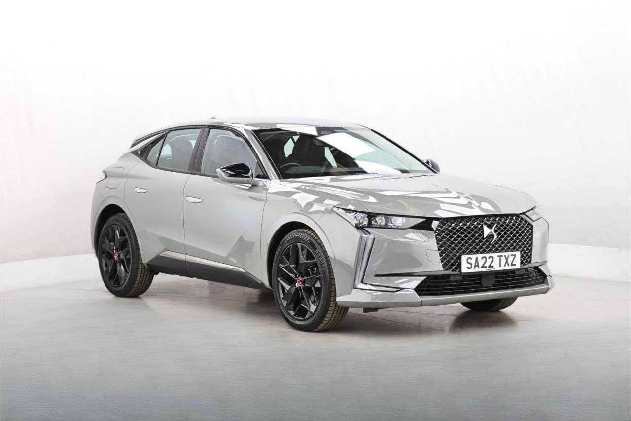 A 2022 DS AUTOMOBILES DS 4 1.2 PureTech Performance Line Hatchback 5dr Petrol EAT8 Euro 6 (s/s) (130 p A 2022 DS AUTOMOBILES DS 4 1.2 PureTech Performance Line Hatchback 5dr Petrol EAT8 Euro 6 (s/s) (130 p
