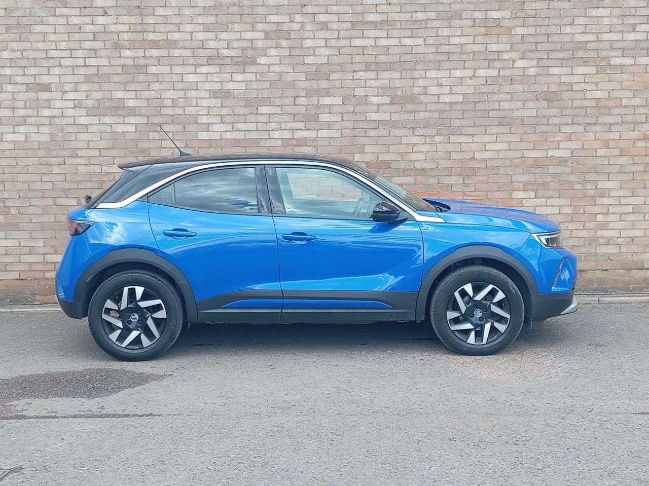 A 2021 VAUXHALL MOKKA 1.2 Turbo Elite Nav SUV 5dr Petrol Manual Euro 6 (s/s) (130 ps) A 2021 VAUXHALL MOKKA 1.2 Turbo Elite Nav SUV 5dr Petrol Manual Euro 6 (s/s) (130 ps)