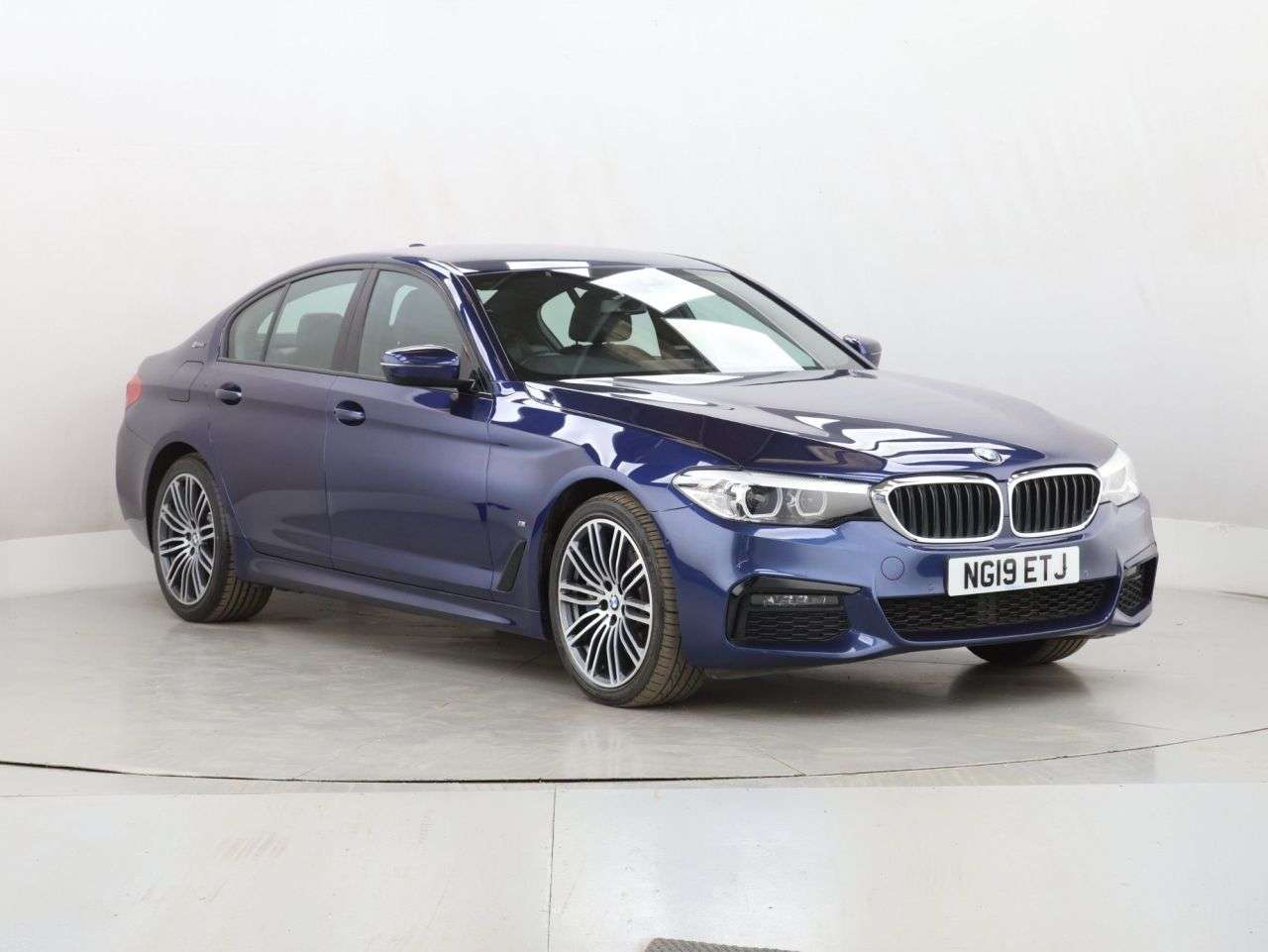 A 2019 BMW 5 SERIES 2.0 530e 9.2kWh M Sport Saloon 4dr Petrol Plug-in Hybrid Auto Euro 6 (s/s) A 2019 BMW 5 SERIES 2.0 530e 9.2kWh M Sport Saloon 4dr Petrol Plug-in Hybrid Auto Euro 6 (s/s)