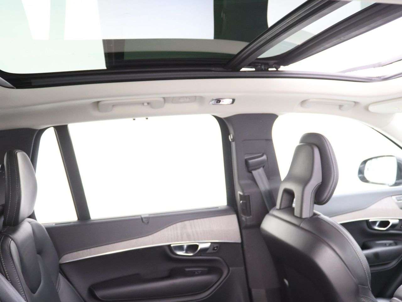 A 2021 VOLVO XC90 2.0 B5 MHEV Inscription Pro SUV 5dr Diesel Hybrid Auto 4WD Euro 6 (s/s) (23 A 2021 VOLVO XC90 2.0 B5 MHEV Inscription Pro SUV 5dr Diesel Hybrid Auto 4WD Euro 6 (s/s) (23