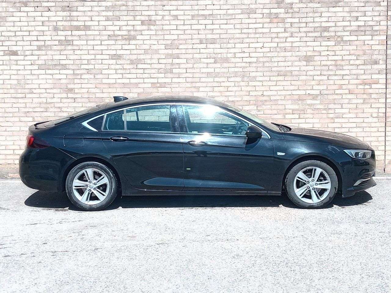 A 2017 VAUXHALL INSIGNIA 1.6 Turbo D ecoTEC BlueInjection Tech Line Nav Grand Sport 5dr Diesel Manua A 2017 VAUXHALL INSIGNIA 1.6 Turbo D ecoTEC BlueInjection Tech Line Nav Grand Sport 5dr Diesel Manua