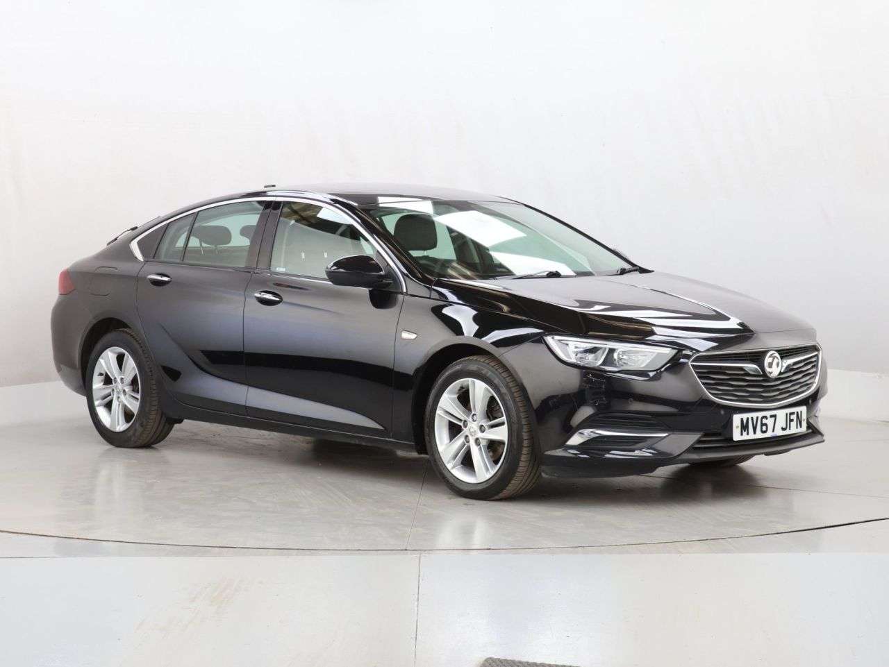 A 2017 VAUXHALL INSIGNIA 1.6 Turbo D ecoTEC BlueInjection Tech Line Nav Grand Sport 5dr Diesel Manua A 2017 VAUXHALL INSIGNIA 1.6 Turbo D ecoTEC BlueInjection Tech Line Nav Grand Sport 5dr Diesel Manua