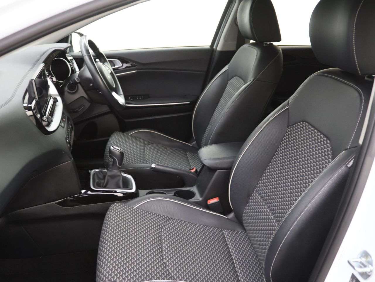 2022 KIA CEED 2022 KIA CEED