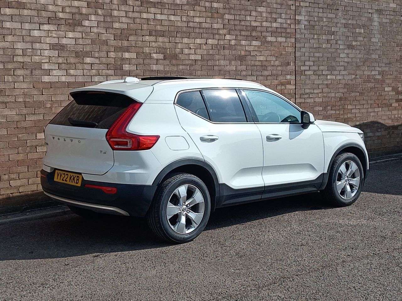 A 2022 VOLVO XC40 1.5 T3 Momentum SUV 5dr Petrol Auto Euro 6 (s/s) (163 ps) A 2022 VOLVO XC40 1.5 T3 Momentum SUV 5dr Petrol Auto Euro 6 (s/s) (163 ps)