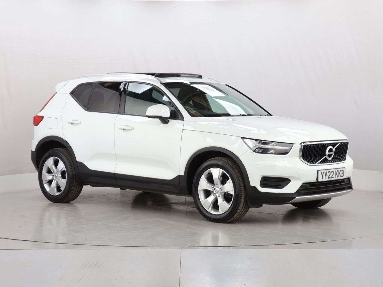 A 2022 VOLVO XC40 1.5 T3 Momentum SUV 5dr Petrol Auto Euro 6 (s/s) (163 ps) A 2022 VOLVO XC40 1.5 T3 Momentum SUV 5dr Petrol Auto Euro 6 (s/s) (163 ps)