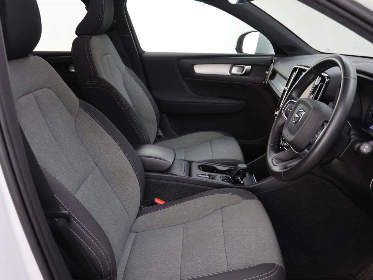 2022 VOLVO XC40 2022 VOLVO XC40