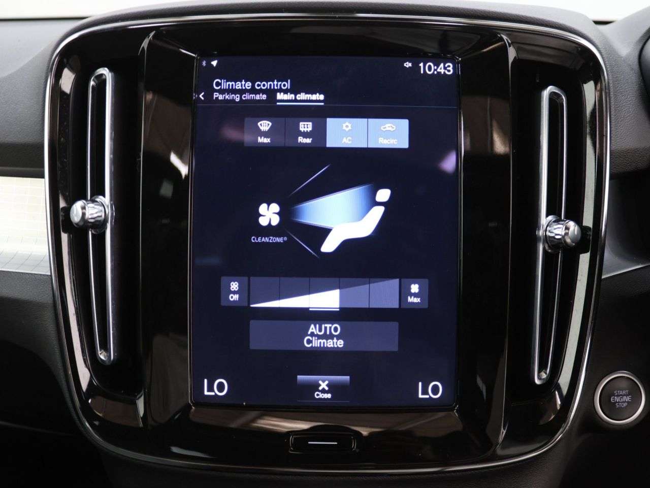 2022 VOLVO XC40 2022 VOLVO XC40