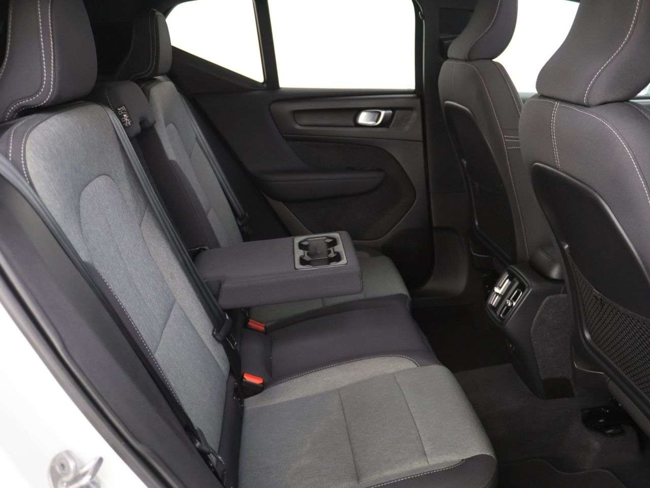 2022 VOLVO XC40 2022 VOLVO XC40