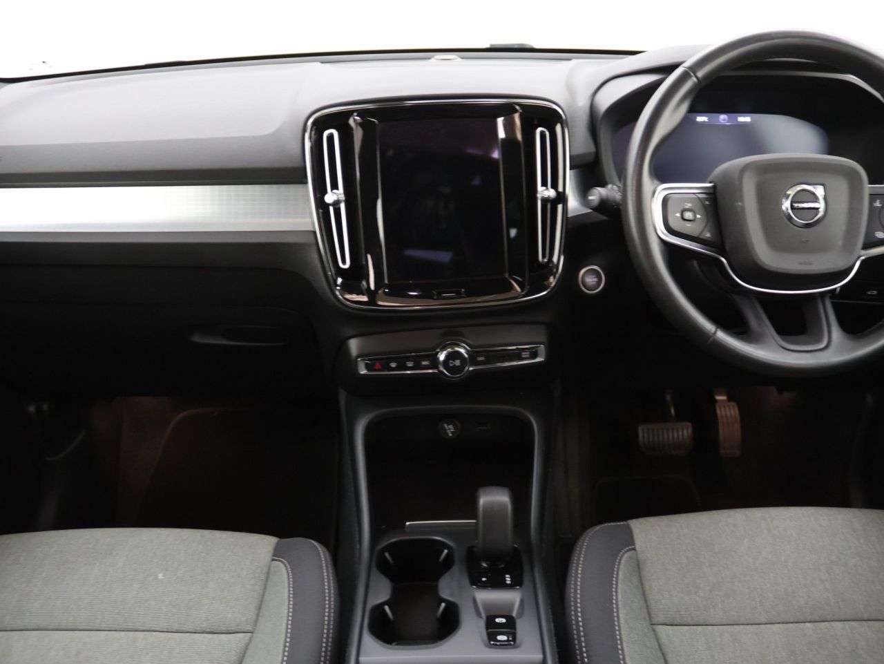 2022 VOLVO XC40 2022 VOLVO XC40