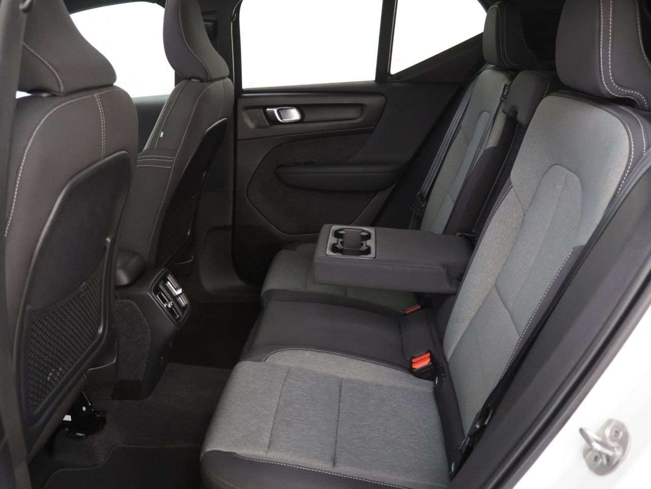 2022 VOLVO XC40 2022 VOLVO XC40