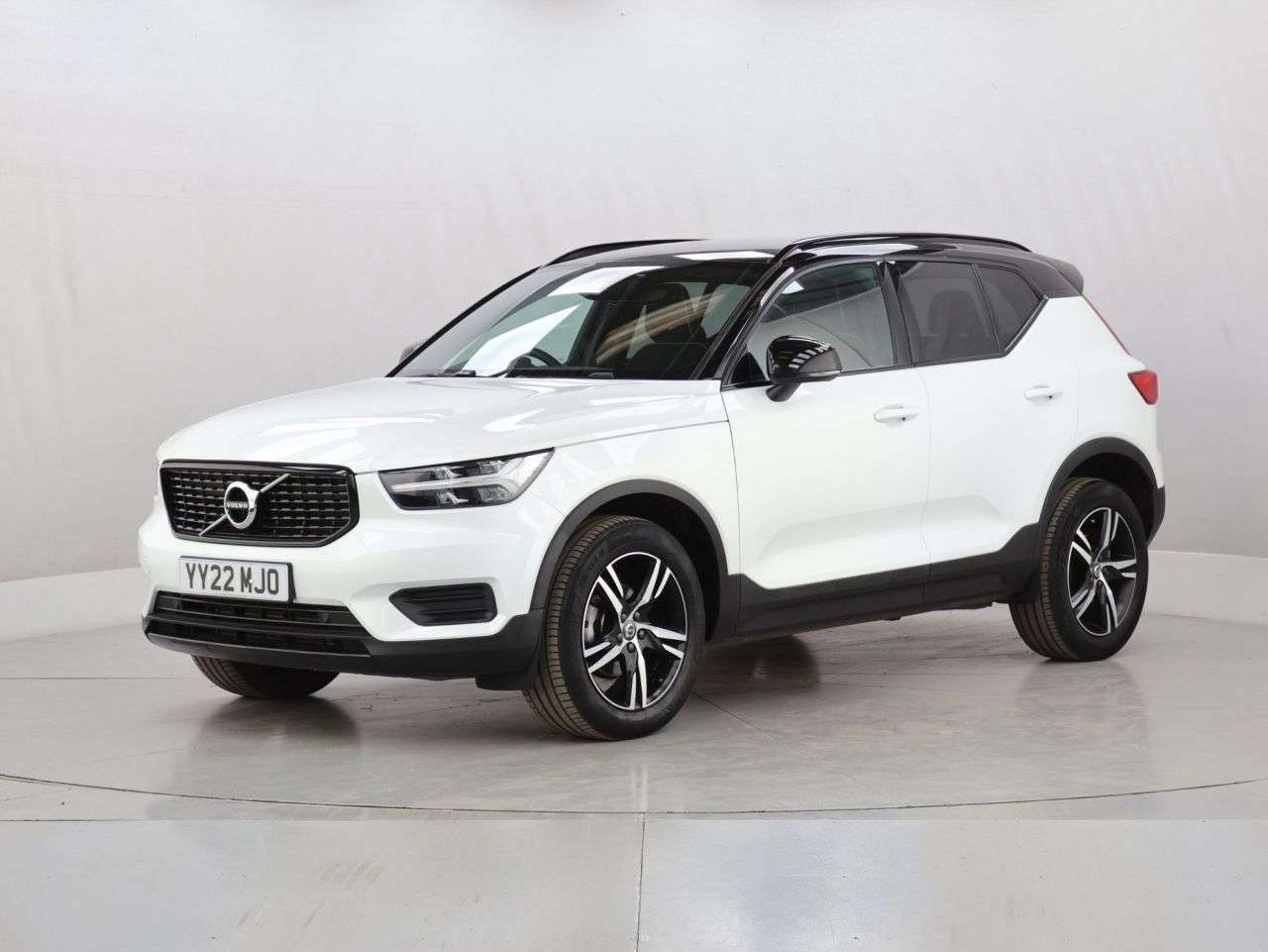 2022 VOLVO XC40 2022 VOLVO XC40