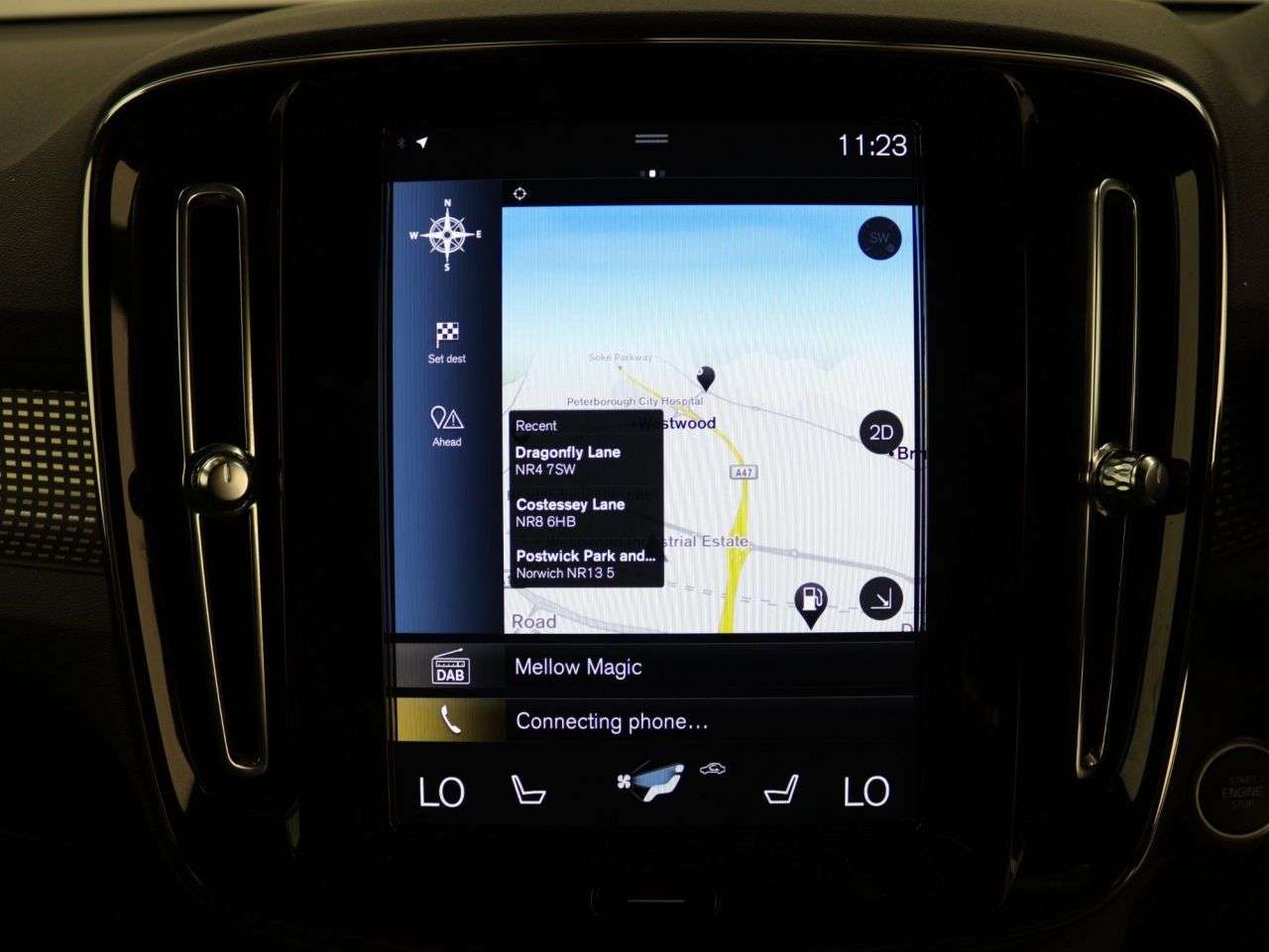 2022 VOLVO XC40 2022 VOLVO XC40