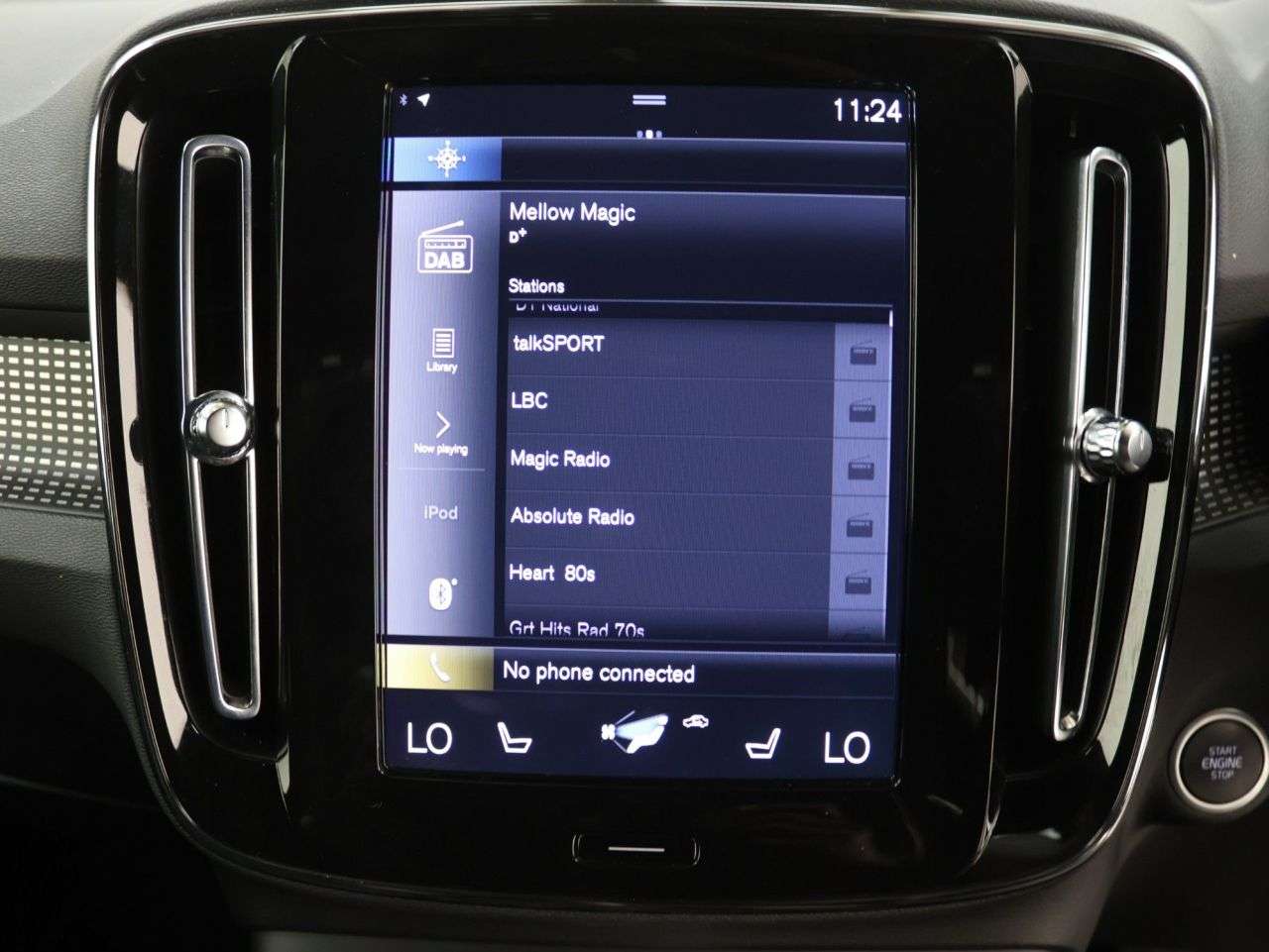 2022 VOLVO XC40 2022 VOLVO XC40