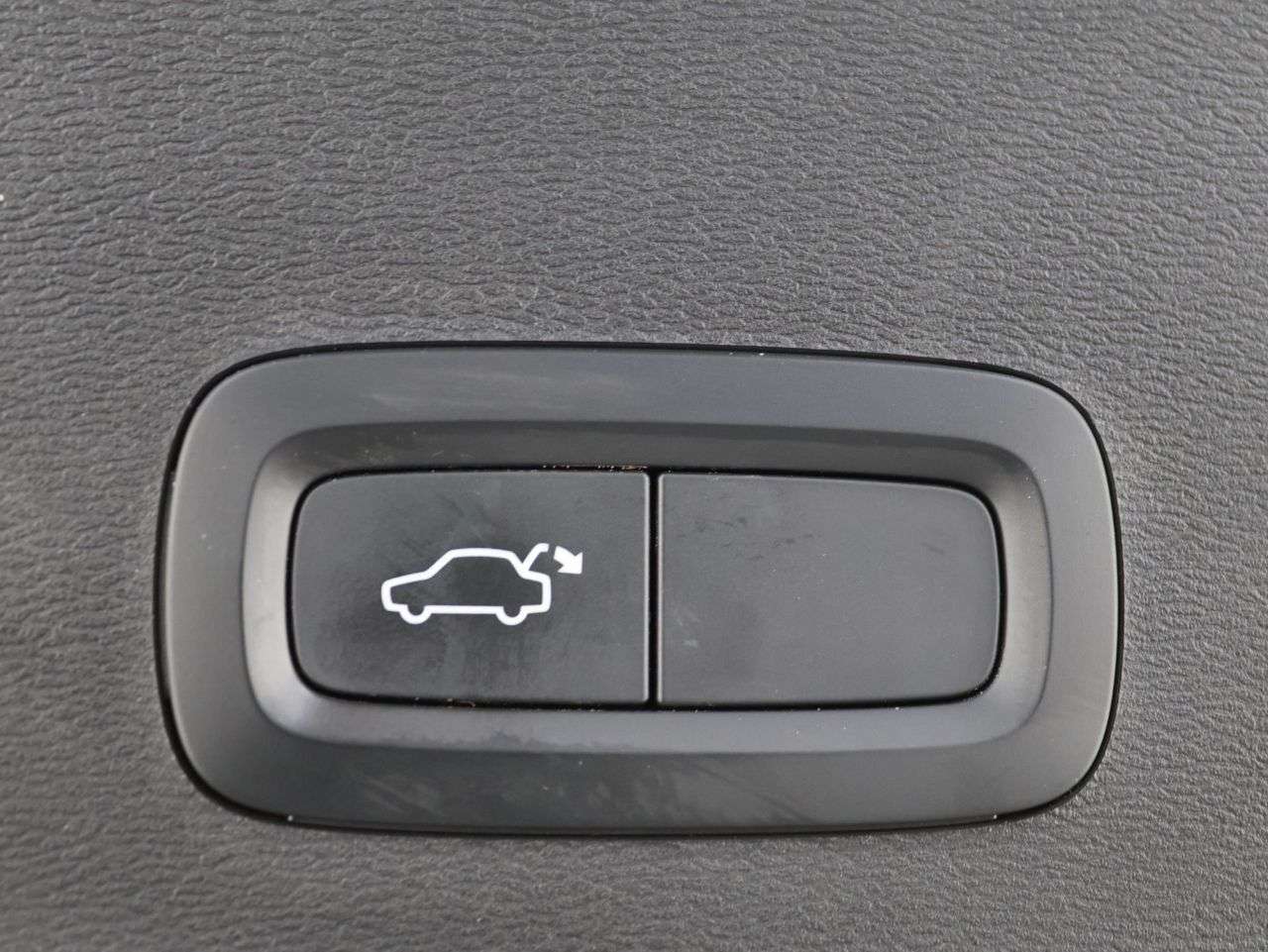 2022 VOLVO XC40 2022 VOLVO XC40
