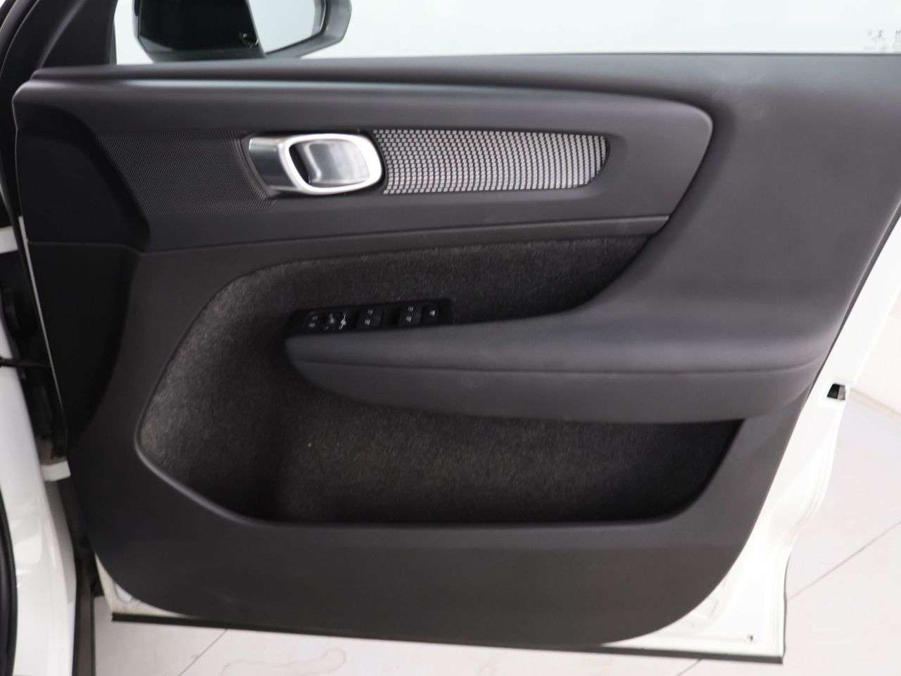 2022 VOLVO XC40 2022 VOLVO XC40