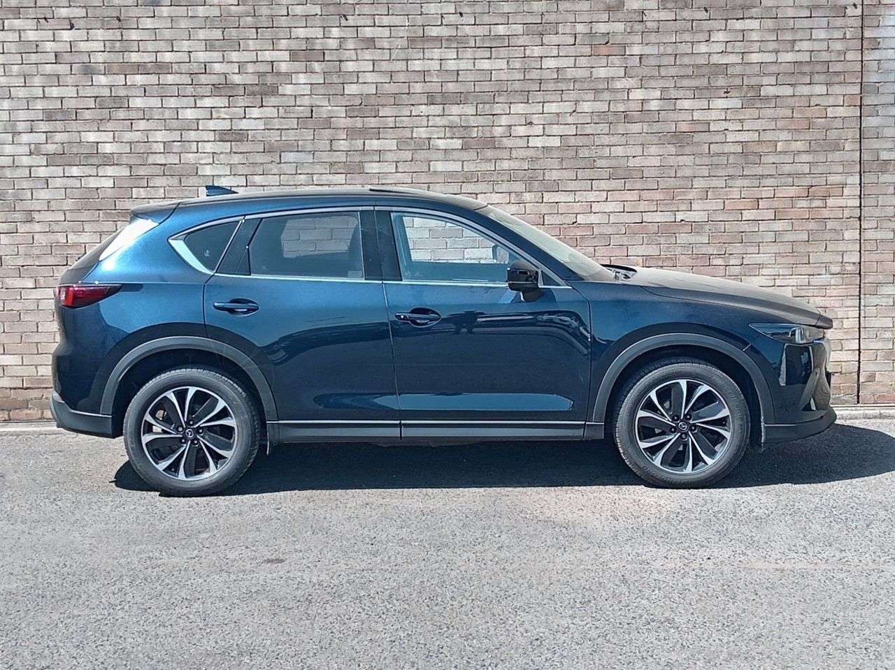 A 2022 MAZDA CX-5 2.0 SKYACTIV-G Sport Edition SUV 5dr Petrol Manual Euro 6 (s/s) (165 ps) A 2022 MAZDA CX-5 2.0 SKYACTIV-G Sport Edition SUV 5dr Petrol Manual Euro 6 (s/s) (165 ps)