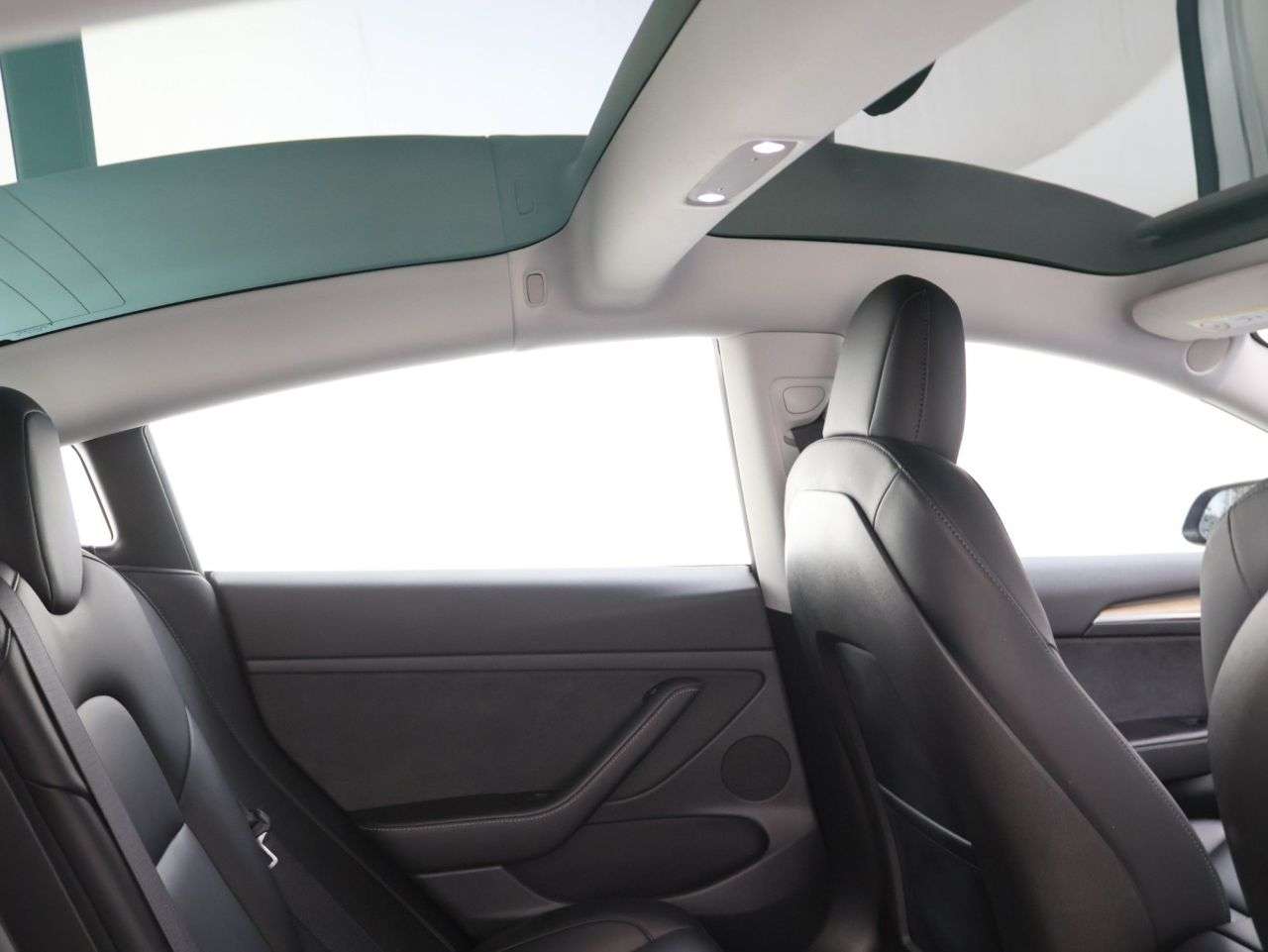 A 2022 TESLA MODEL 3 (Dual Motor) Long Range Saloon 4dr Electric Auto 4WDE (346 ps) A 2022 TESLA MODEL 3 (Dual Motor) Long Range Saloon 4dr Electric Auto 4WDE (346 ps)