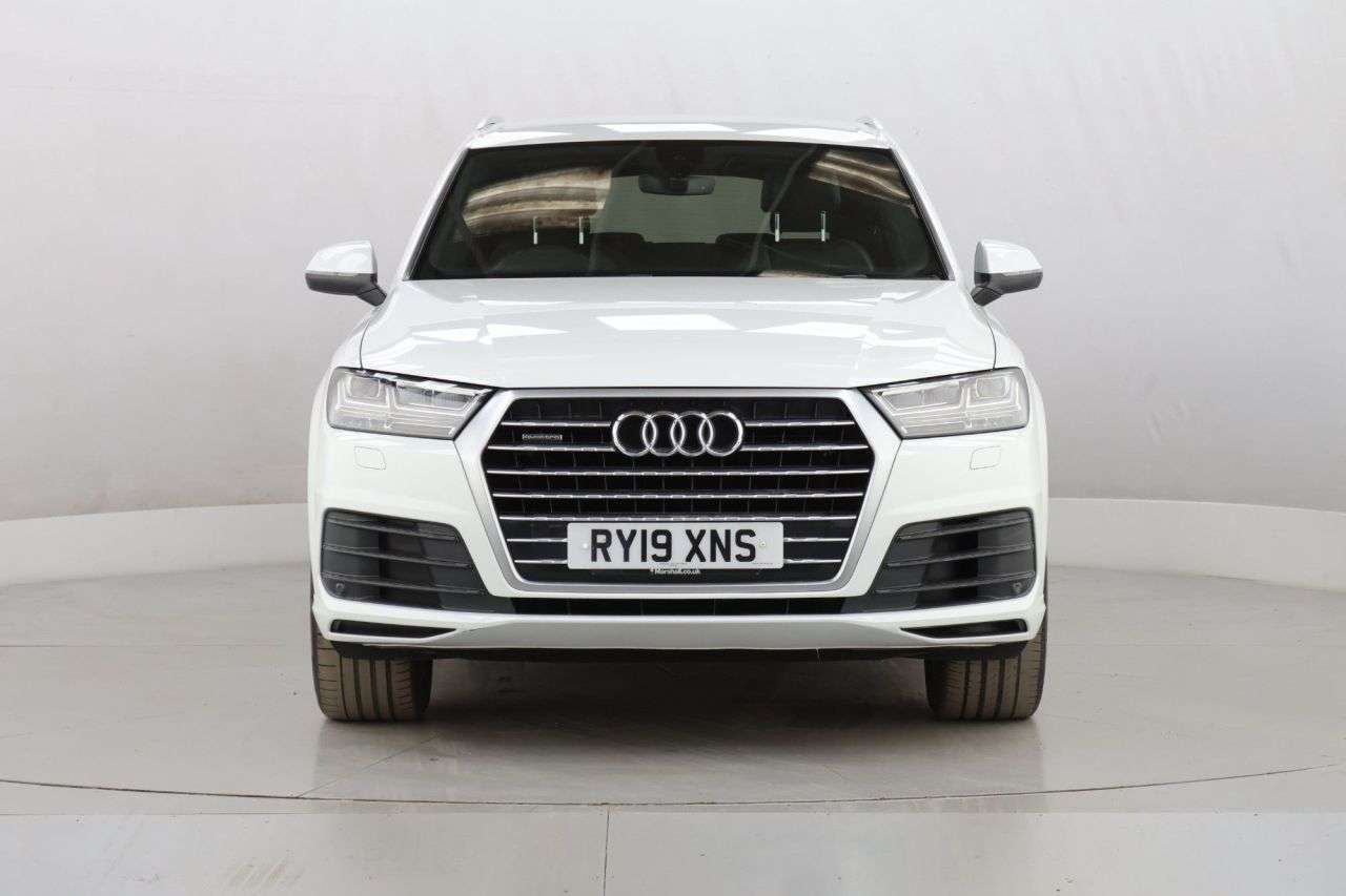 A 2019 AUDI Q7 3.0 TDI V6 45 S line SUV 5dr Diesel Tiptronic quattro Euro 6 (s/s) (231 ps) A 2019 AUDI Q7 3.0 TDI V6 45 S line SUV 5dr Diesel Tiptronic quattro Euro 6 (s/s) (231 ps)