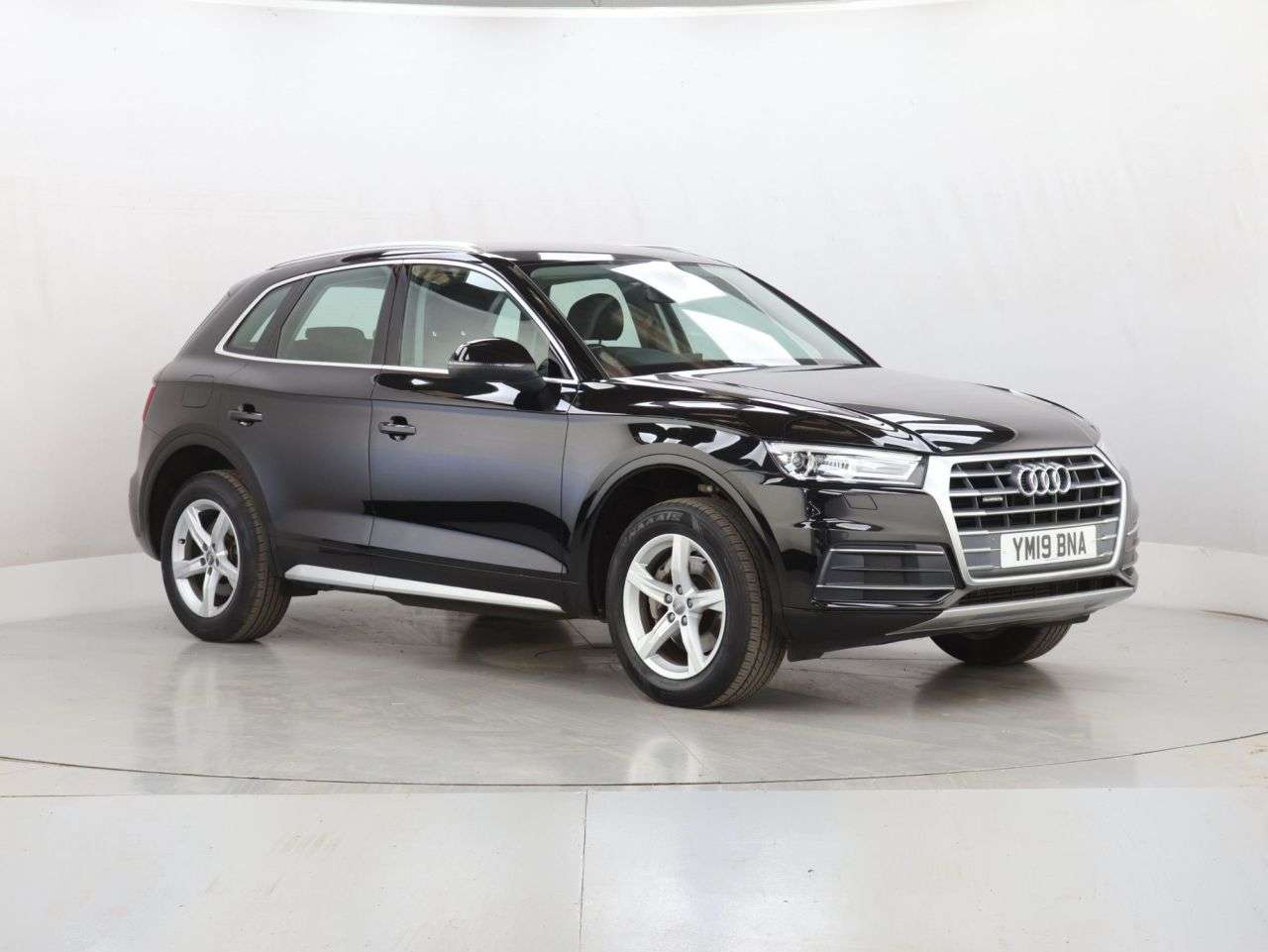 A 2019 AUDI Q5 2.0 TFSI 45 Sport SUV 5dr Petrol S Tronic quattro Euro 6 (s/s) (245 ps) A 2019 AUDI Q5 2.0 TFSI 45 Sport SUV 5dr Petrol S Tronic quattro Euro 6 (s/s) (245 ps)
