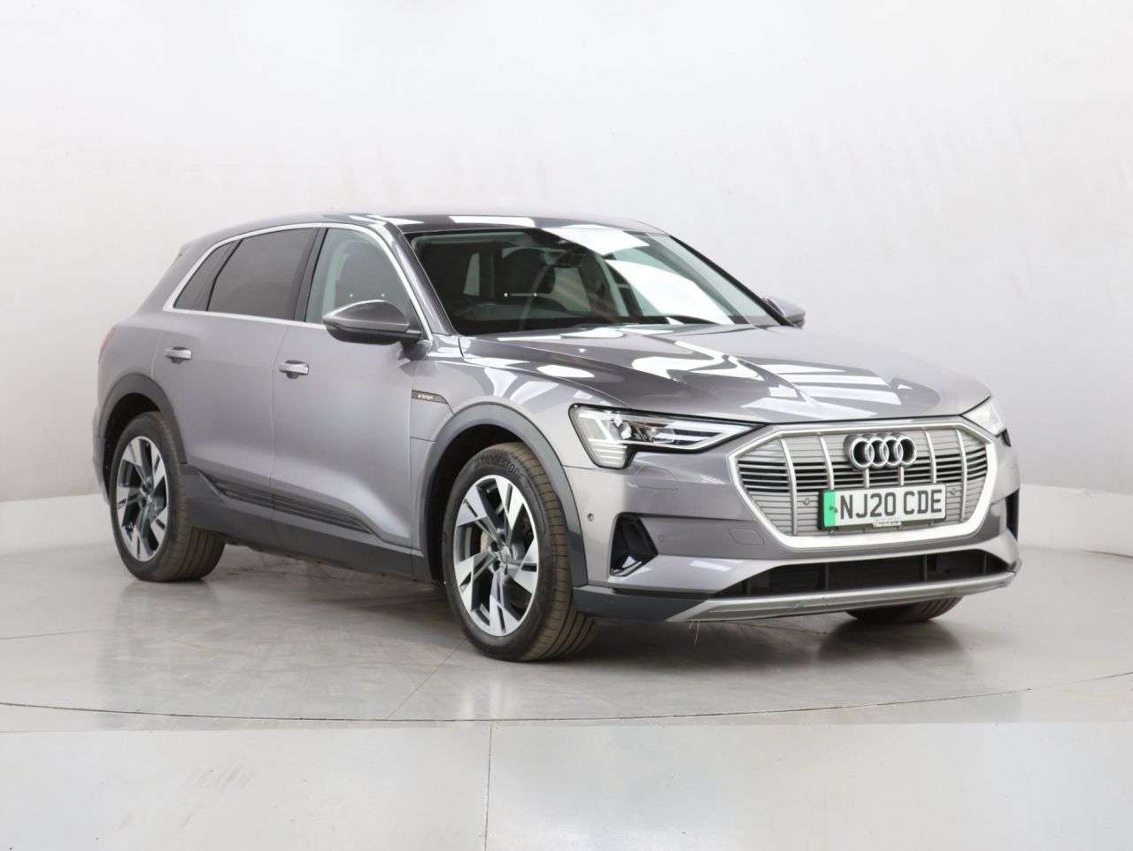 A 2020 AUDI E-TRON 55 SUV 5dr Electric Auto quattro 95kWh (408 ps) A 2020 AUDI E-TRON 55 SUV 5dr Electric Auto quattro 95kWh (408 ps)