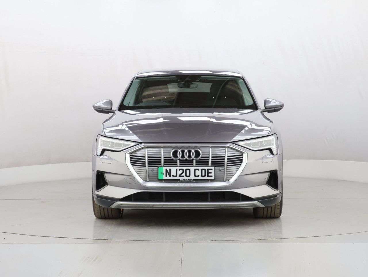 A 2020 AUDI E-TRON 55 SUV 5dr Electric Auto quattro 95kWh (408 ps) A 2020 AUDI E-TRON 55 SUV 5dr Electric Auto quattro 95kWh (408 ps)