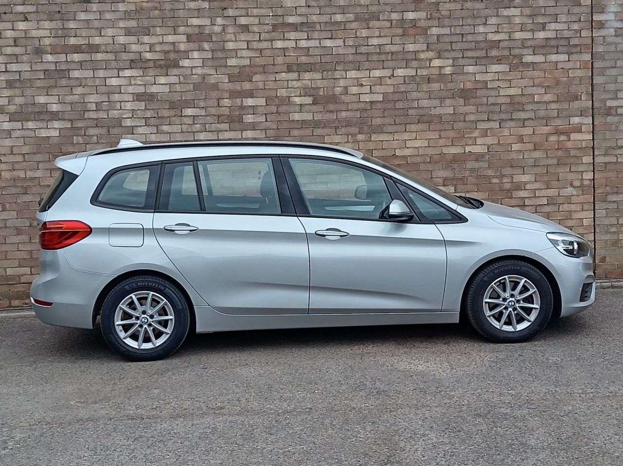 A 2017 BMW 2 SERIES GRAN TOURER 2.0 218d SE MPV 5dr Diesel Manual Euro 6 (s/s) (150 ps) A 2017 BMW 2 SERIES GRAN TOURER 2.0 218d SE MPV 5dr Diesel Manual Euro 6 (s/s) (150 ps)