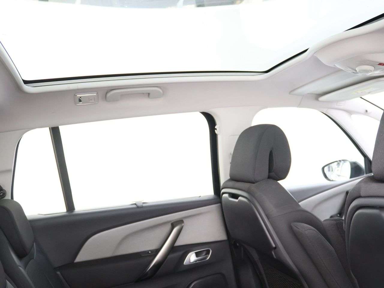 A 2022 CITROEN GRAND C4 SPACETOURER 1.2 PureTech Shine MPV 5dr Petrol EAT8 Euro 6 (s/s) (130 ps) A 2022 CITROEN GRAND C4 SPACETOURER 1.2 PureTech Shine MPV 5dr Petrol EAT8 Euro 6 (s/s) (130 ps)