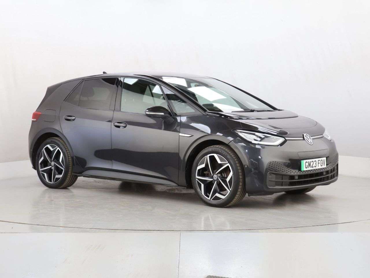 A 2023 VOLKSWAGEN ID3 Pro S 77kWh Tour Hatchback 5dr Electric Auto (4 Seat) (204 ps) A 2023 VOLKSWAGEN ID3 Pro S 77kWh Tour Hatchback 5dr Electric Auto (4 Seat) (204 ps)