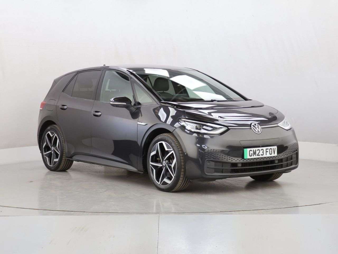A 2023 VOLKSWAGEN ID3 Pro S 77kWh Tour Hatchback 5dr Electric Auto (4 Seat) (204 ps) A 2023 VOLKSWAGEN ID3 Pro S 77kWh Tour Hatchback 5dr Electric Auto (4 Seat) (204 ps)