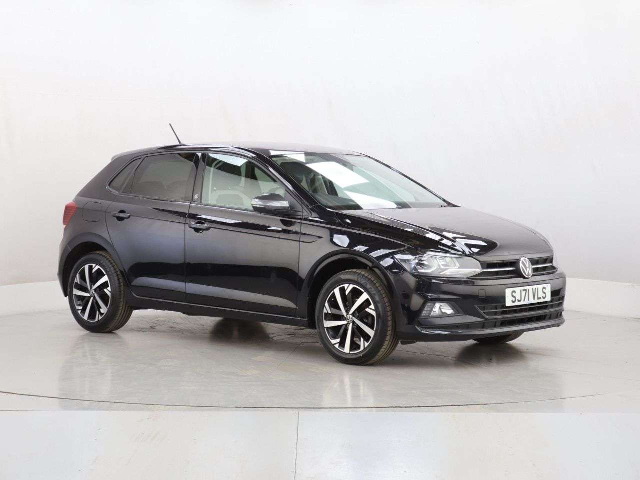 A 2021 VOLKSWAGEN POLO 1.0 EVO beats Hatchback 5dr Petrol Manual Euro 6 (s/s) (80 ps) A 2021 VOLKSWAGEN POLO 1.0 EVO beats Hatchback 5dr Petrol Manual Euro 6 (s/s) (80 ps)