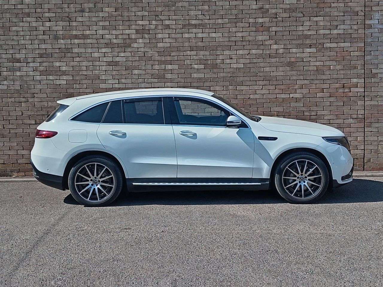 A 2020 MERCEDES-BENZ EQC EQC 400 80kWh AMG Line SUV 5dr Electric Auto 4MATIC (408 ps) A 2020 MERCEDES-BENZ EQC EQC 400 80kWh AMG Line SUV 5dr Electric Auto 4MATIC (408 ps)