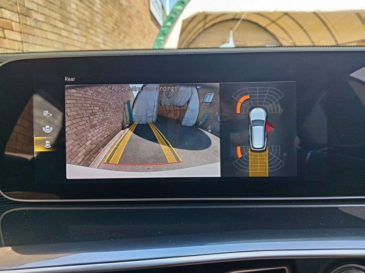 A 2020 MERCEDES-BENZ EQC EQC 400 80kWh AMG Line SUV 5dr Electric Auto 4MATIC (408 ps) A 2020 MERCEDES-BENZ EQC EQC 400 80kWh AMG Line SUV 5dr Electric Auto 4MATIC (408 ps)