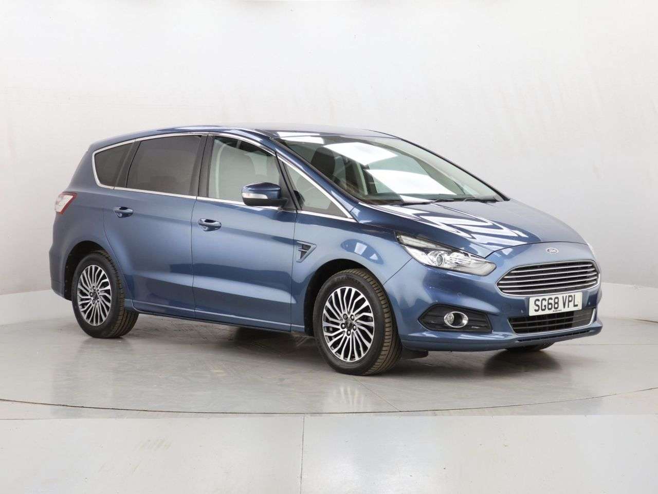 A 2018 FORD S-MAX 2.0 EcoBlue Titanium MPV 5dr Diesel Manual Euro 6 (s/s) (150 ps) A 2018 FORD S-MAX 2.0 EcoBlue Titanium MPV 5dr Diesel Manual Euro 6 (s/s) (150 ps)