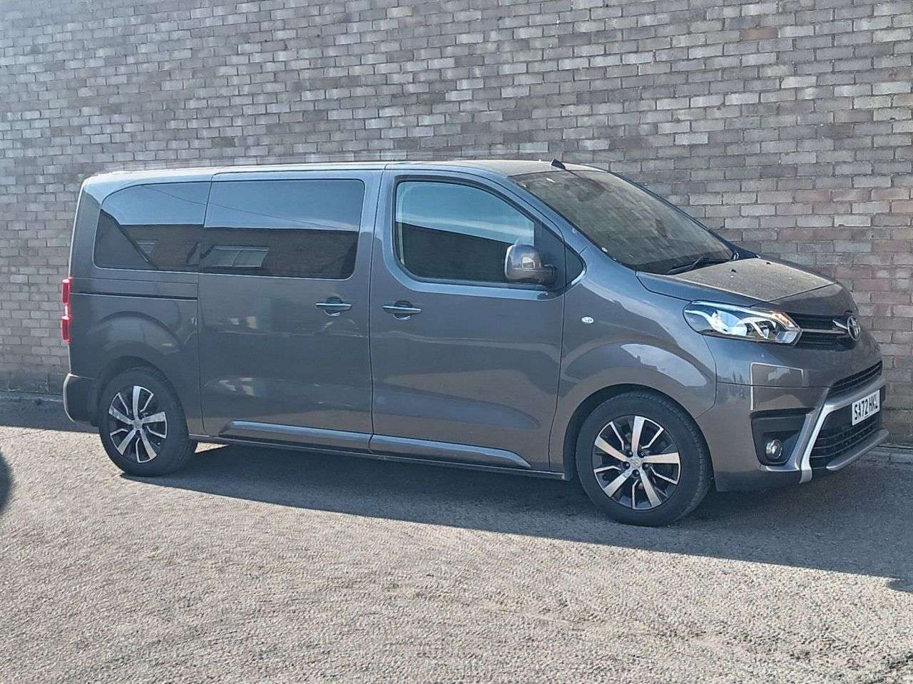 A 2022 TOYOTA PROACE VERSO 2.0D Family Medium MPV 5dr Diesel Manual MWB Euro 6 (s/s) (8 Seat) (140 ps) A 2022 TOYOTA PROACE VERSO 2.0D Family Medium MPV 5dr Diesel Manual MWB Euro 6 (s/s) (8 Seat) (140 ps)