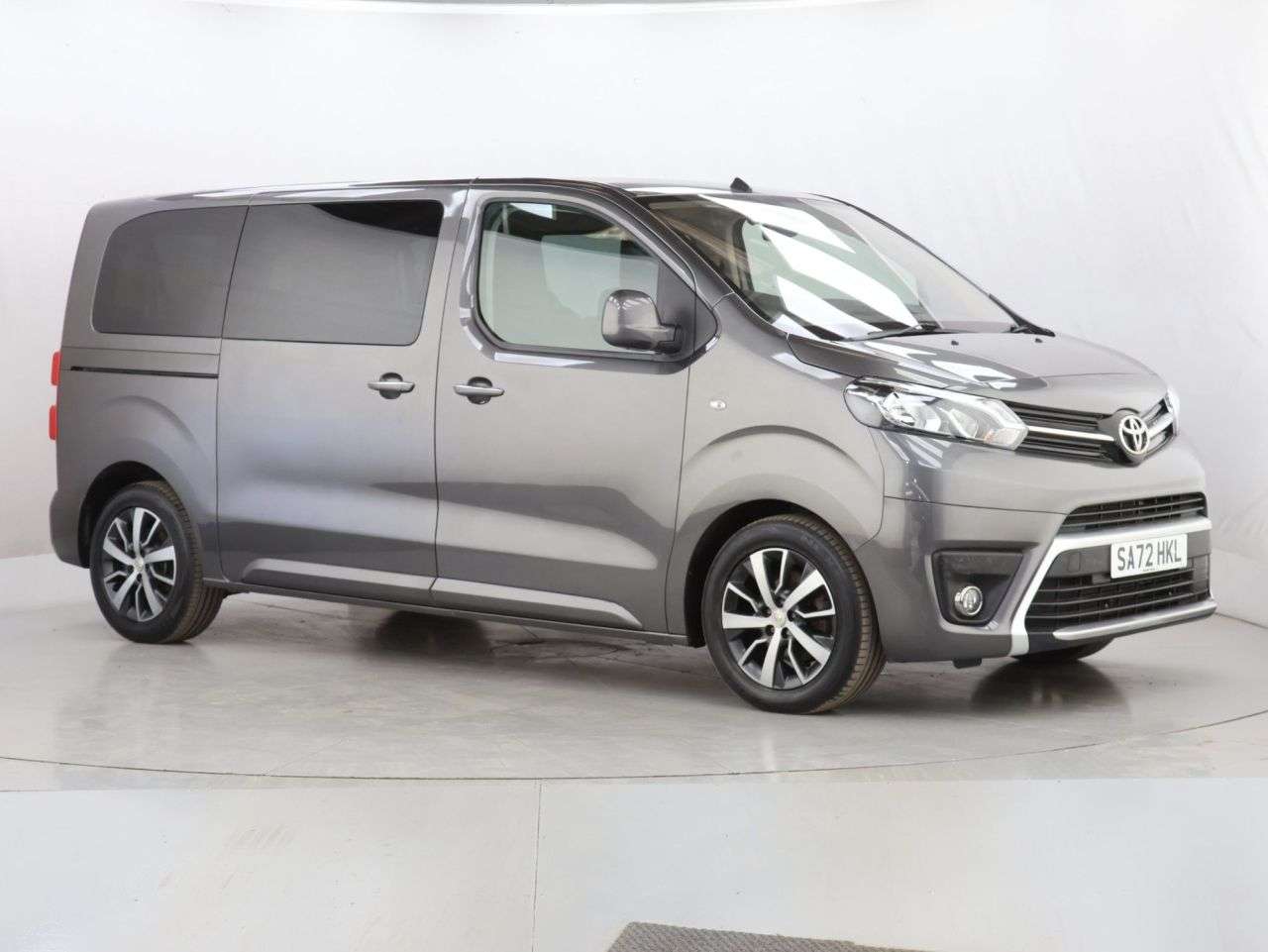 A 2022 TOYOTA PROACE VERSO 2.0D Family Medium MPV 5dr Diesel Manual MWB Euro 6 (s/s) (8 Seat) (140 ps) A 2022 TOYOTA PROACE VERSO 2.0D Family Medium MPV 5dr Diesel Manual MWB Euro 6 (s/s) (8 Seat) (140 ps)