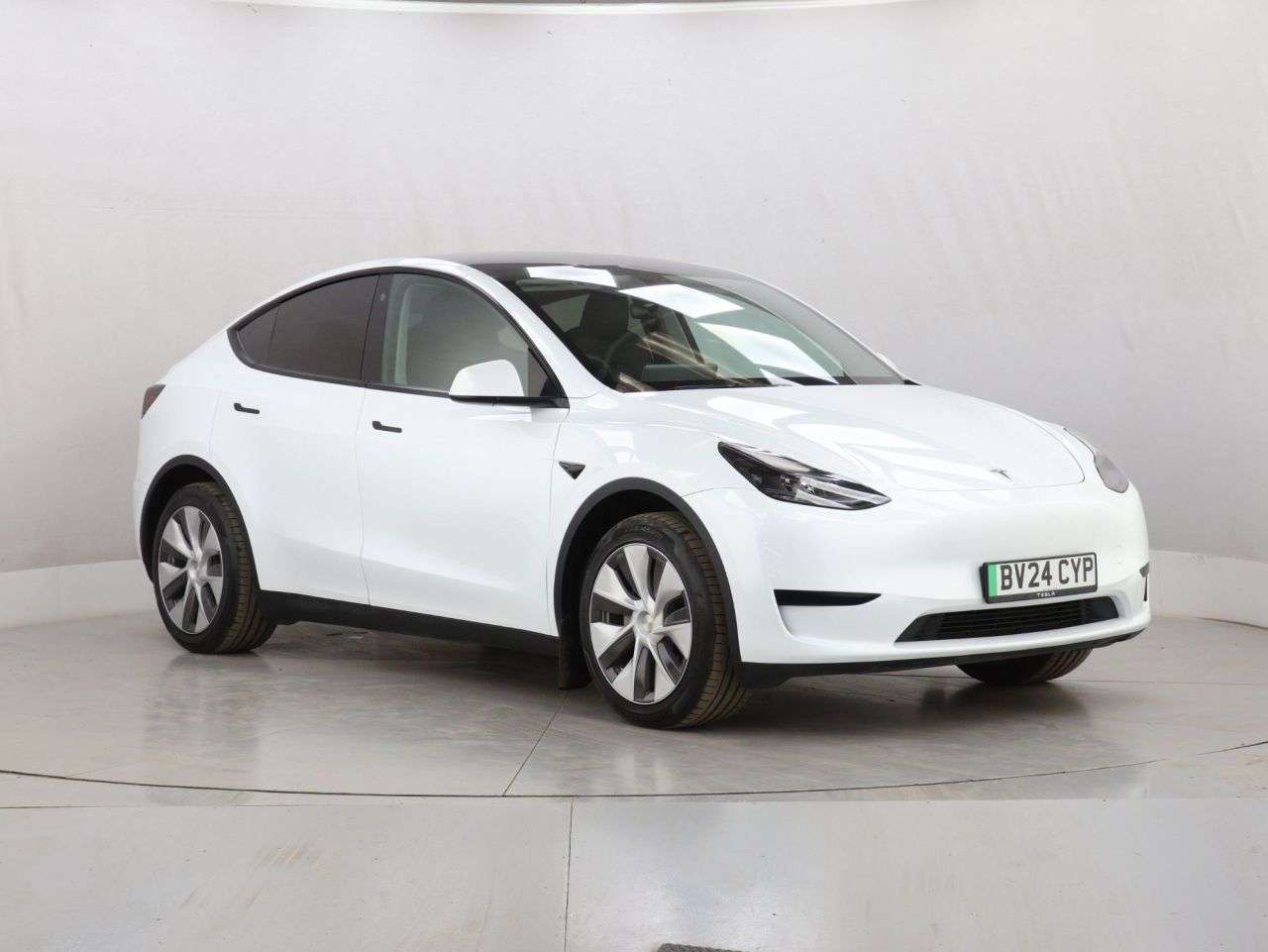A 2024 TESLA MODEL Y SUV 5dr Electric Auto RWD (346 ps) A 2024 TESLA MODEL Y SUV 5dr Electric Auto RWD (346 ps)