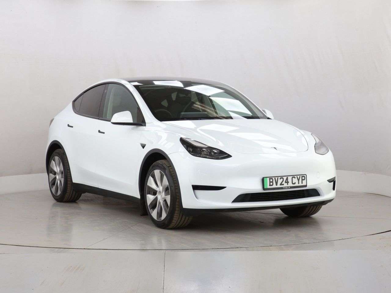 A 2024 TESLA MODEL Y SUV 5dr Electric Auto RWD (346 ps) A 2024 TESLA MODEL Y SUV 5dr Electric Auto RWD (346 ps)