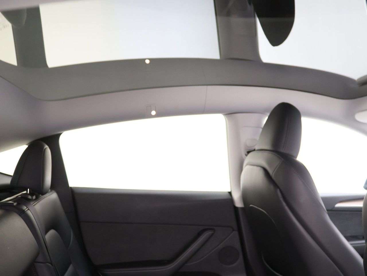 A 2024 TESLA MODEL Y SUV 5dr Electric Auto RWD (346 ps) A 2024 TESLA MODEL Y SUV 5dr Electric Auto RWD (346 ps)