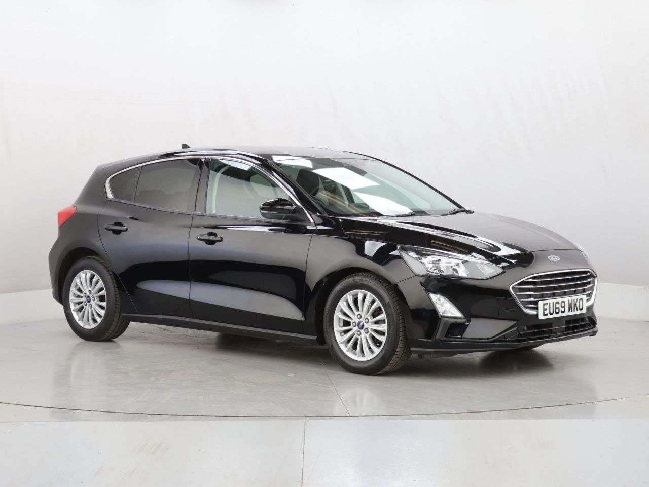 A 2019 FORD FOCUS 1.0T EcoBoost Titanium Hatchback 5dr Petrol Auto Euro 6 (s/s) (125 ps) A 2019 FORD FOCUS 1.0T EcoBoost Titanium Hatchback 5dr Petrol Auto Euro 6 (s/s) (125 ps)