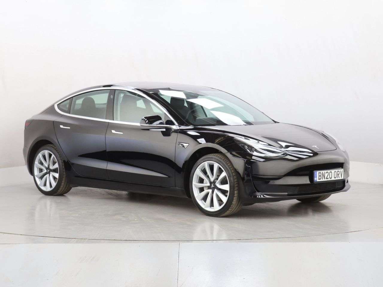 A 2020 TESLA MODEL 3 Standard Range Plus Saloon 4dr Electric Auto RWD (241 bhp) A 2020 TESLA MODEL 3 Standard Range Plus Saloon 4dr Electric Auto RWD (241 bhp)