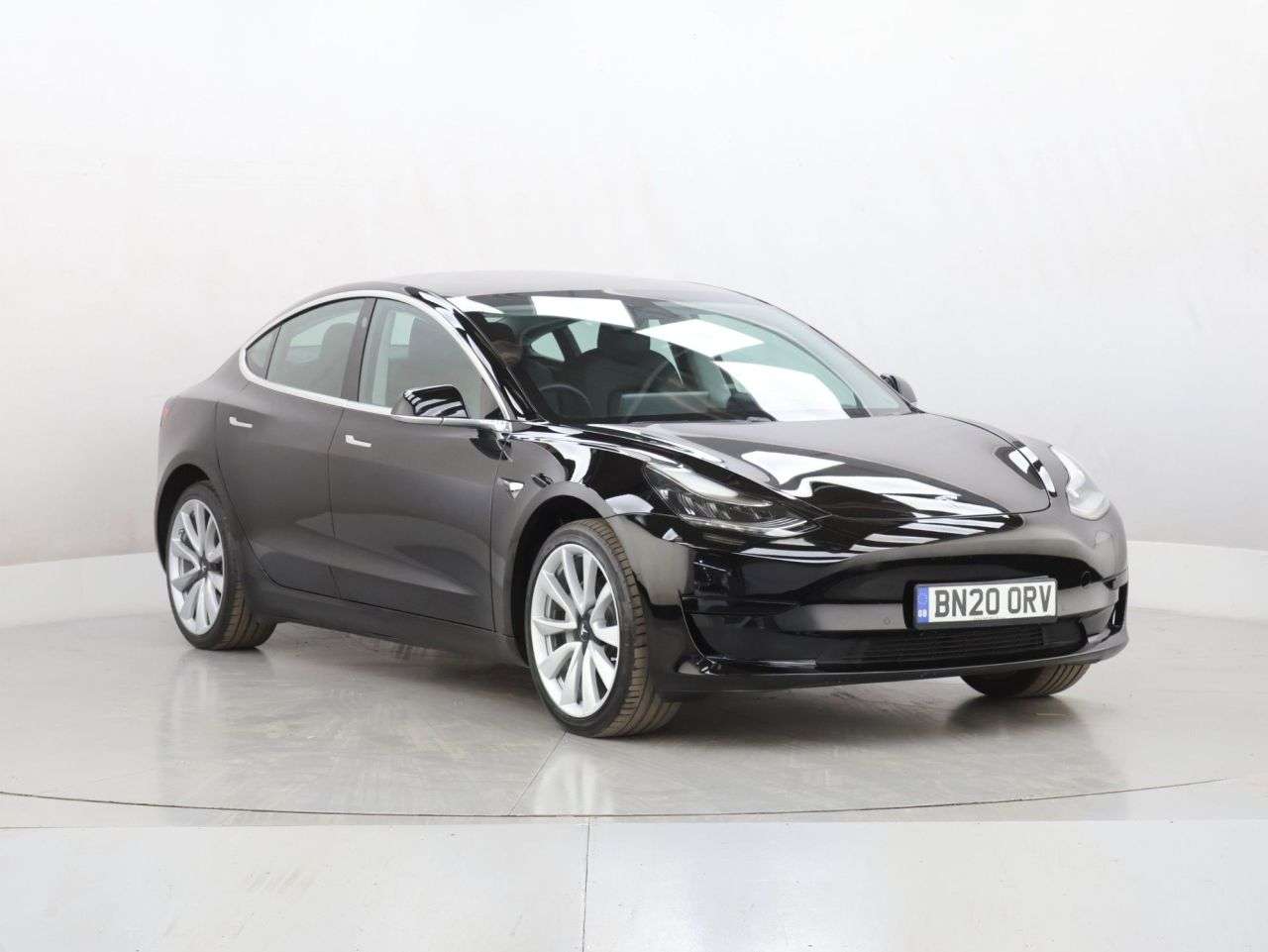 A 2020 TESLA MODEL 3 Standard Range Plus Saloon 4dr Electric Auto RWD (241 bhp) A 2020 TESLA MODEL 3 Standard Range Plus Saloon 4dr Electric Auto RWD (241 bhp)