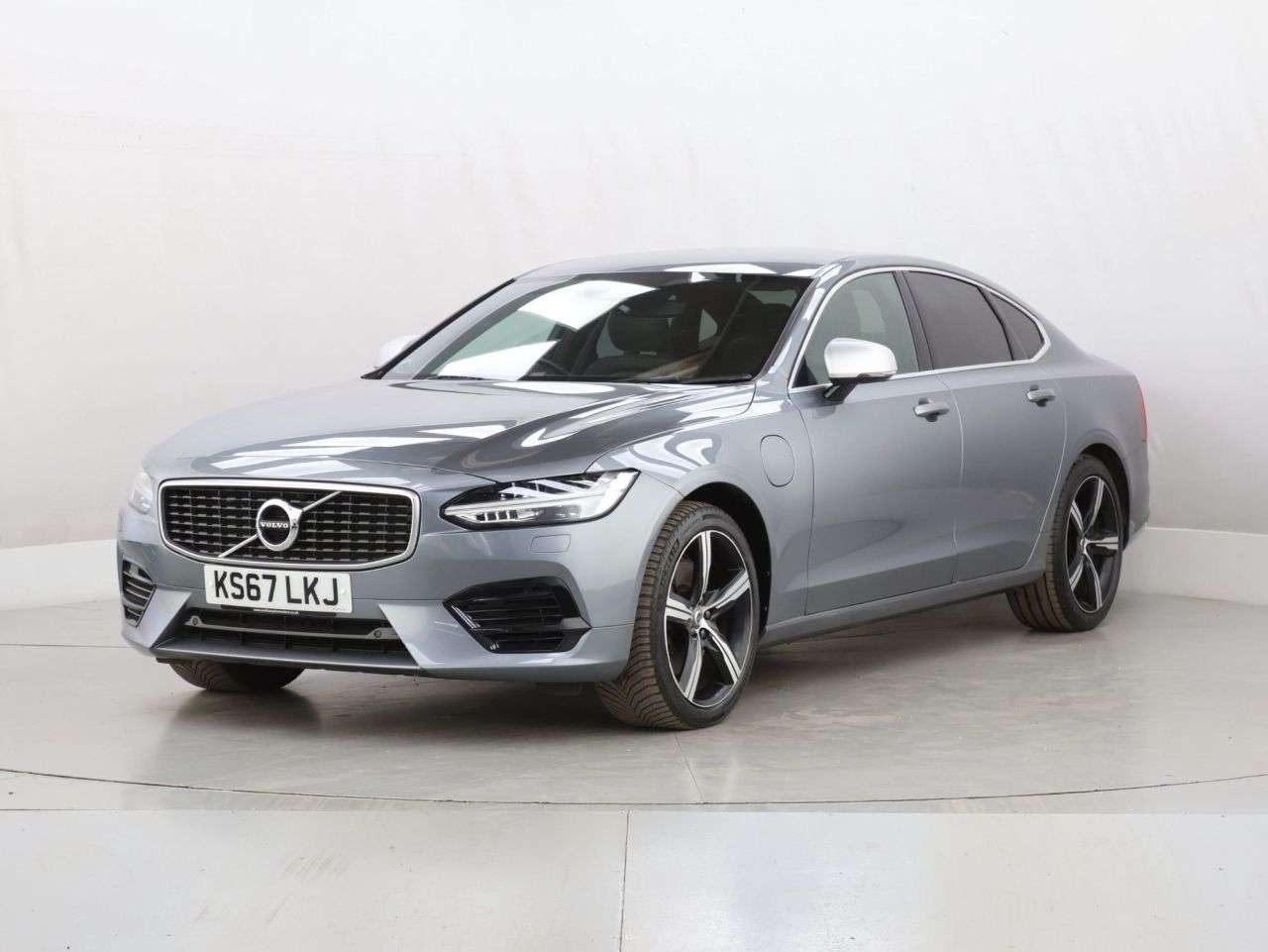 2017 VOLVO S90 2017 VOLVO S90