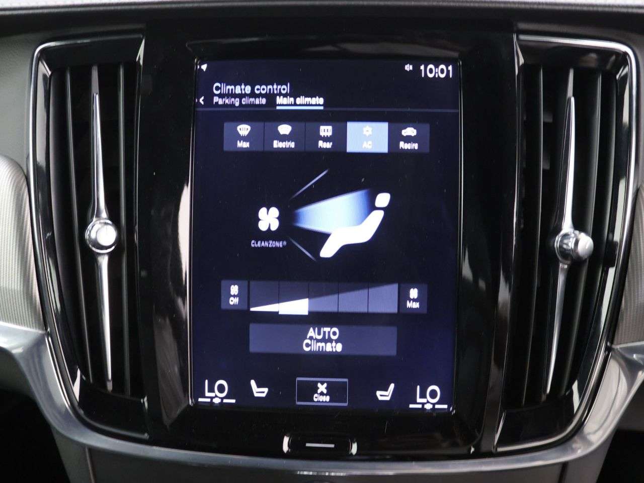 2017 VOLVO S90 2017 VOLVO S90