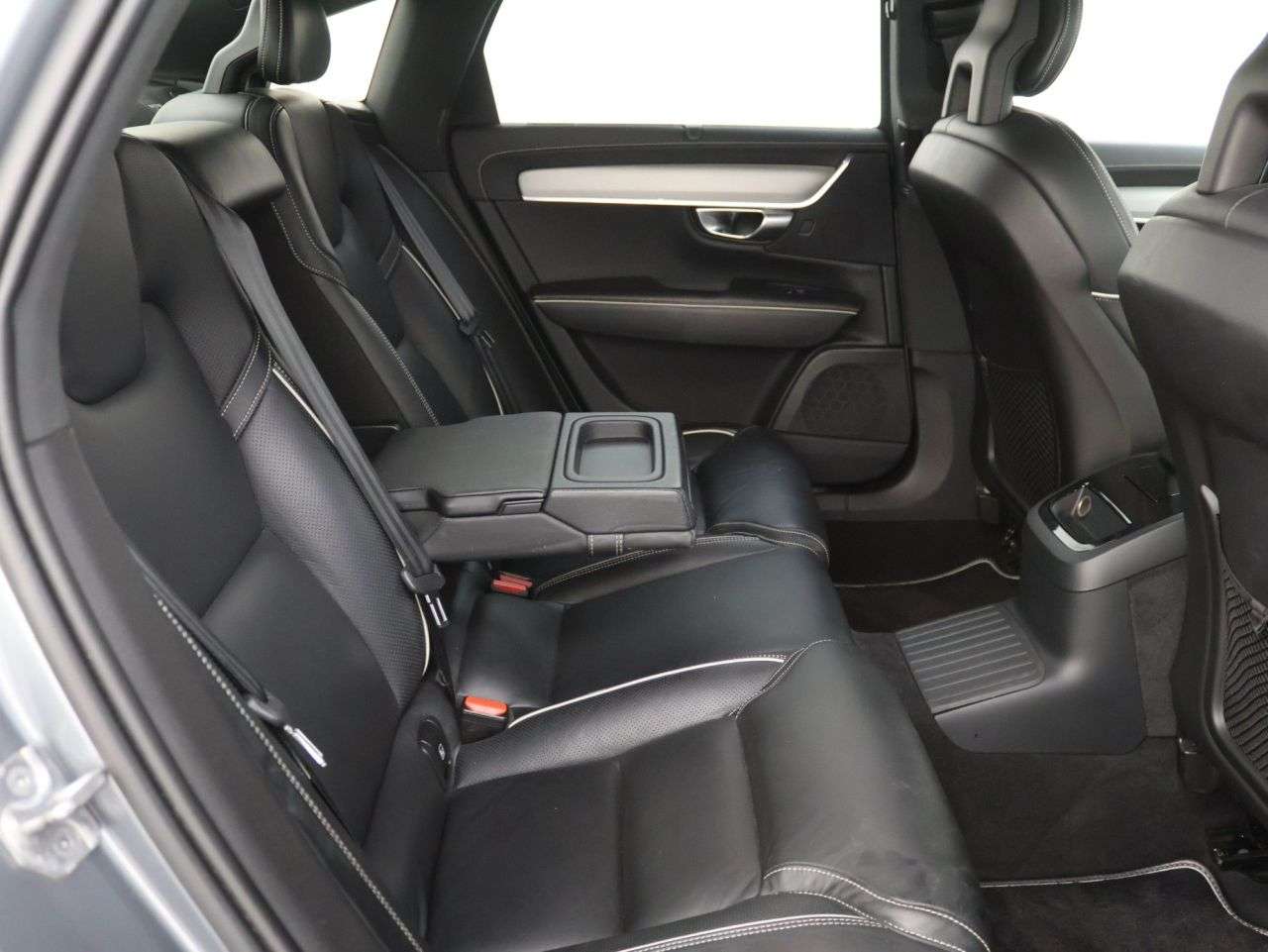 2017 VOLVO S90 2017 VOLVO S90