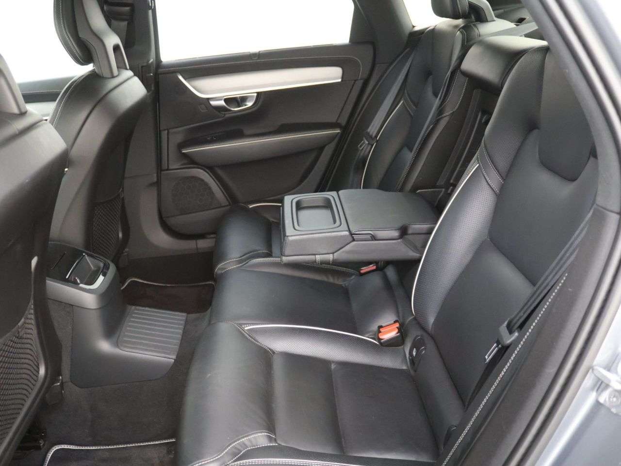 2017 VOLVO S90 2017 VOLVO S90